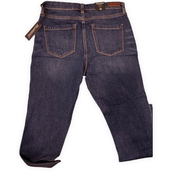 New Jeans - Picture 3 of 5